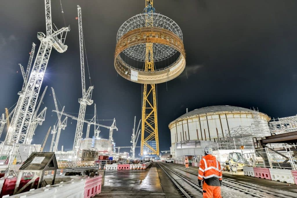OECD: Ztrojnásobení jaderného výkonu do poloviny století vyžaduje zásadní změny