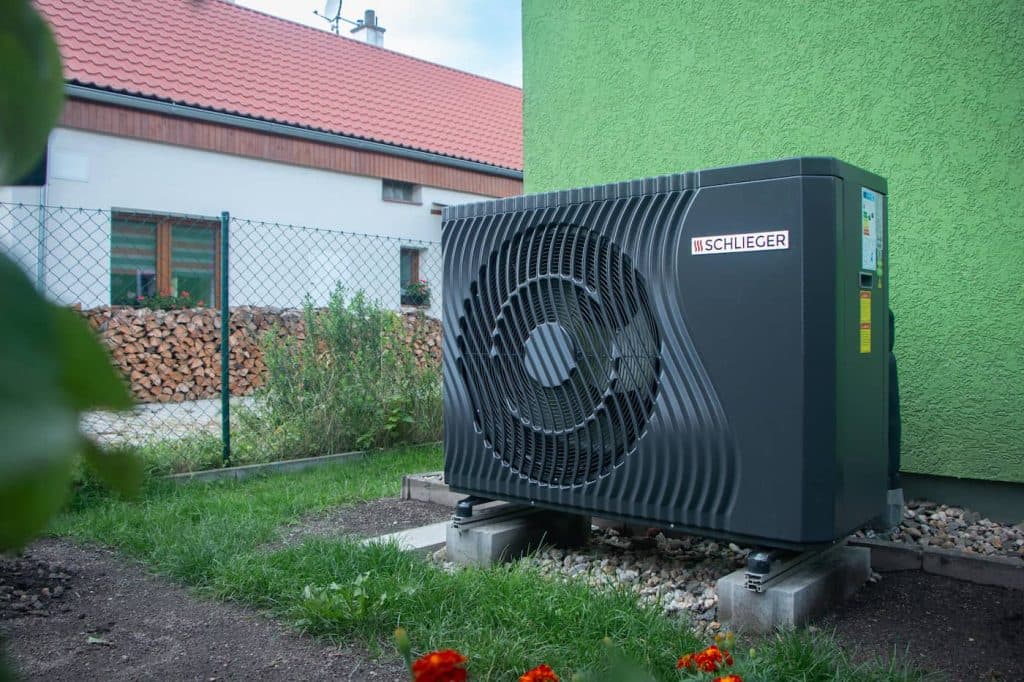 Češi loni koupili přes 23.000 tepelných čerpadel, trh se po boomu zastavil