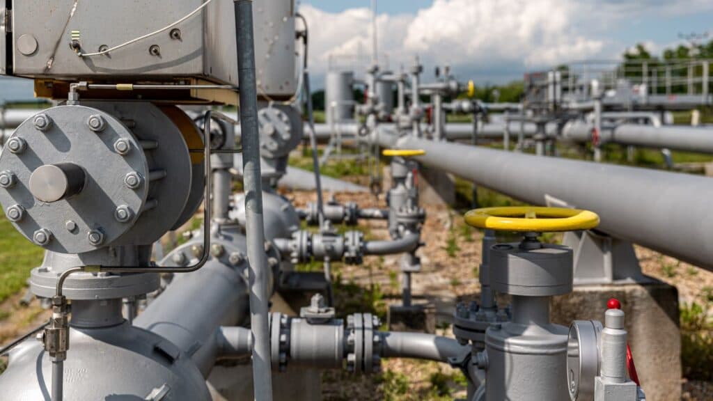 Evropa musí nakupovat víc plynu společně, o jádru jsme měli rozhodnout před 40 lety, říká expert na energetiku