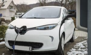 Německé automobilky začínají brát elektromobilitu vážně, nabídnou i své luxusní modely