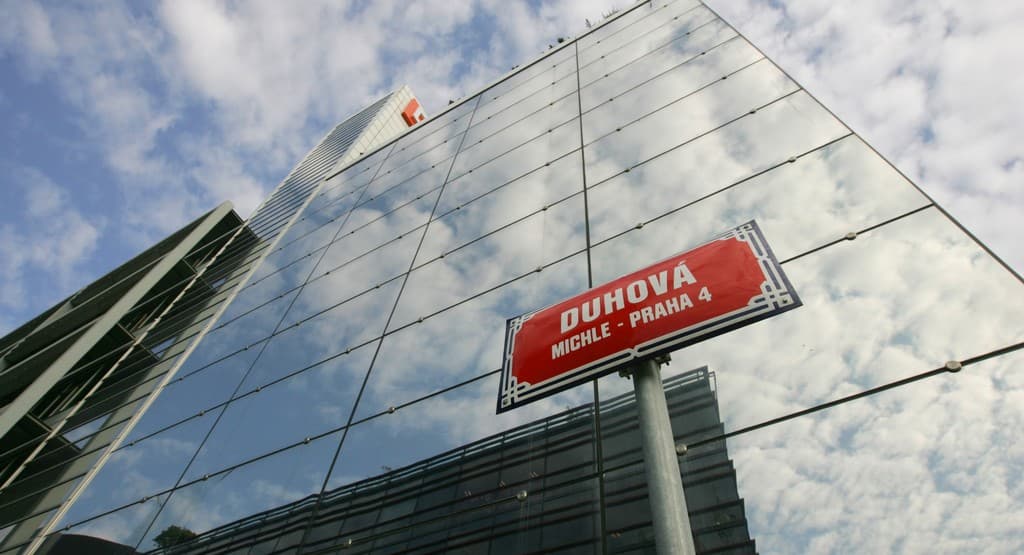 madeta-postavi-s-cez-v-j-hradci-parovod-za-100-milionu-kc-rocne-doda-80-gj-pary